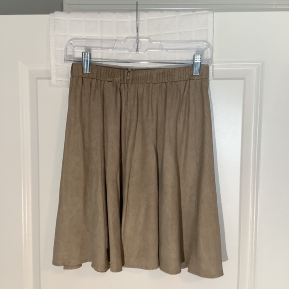 Miss Scarlett  Junior’s 2Piece Skirt Suit Tan Size 9/10 - Picture 5 of 8